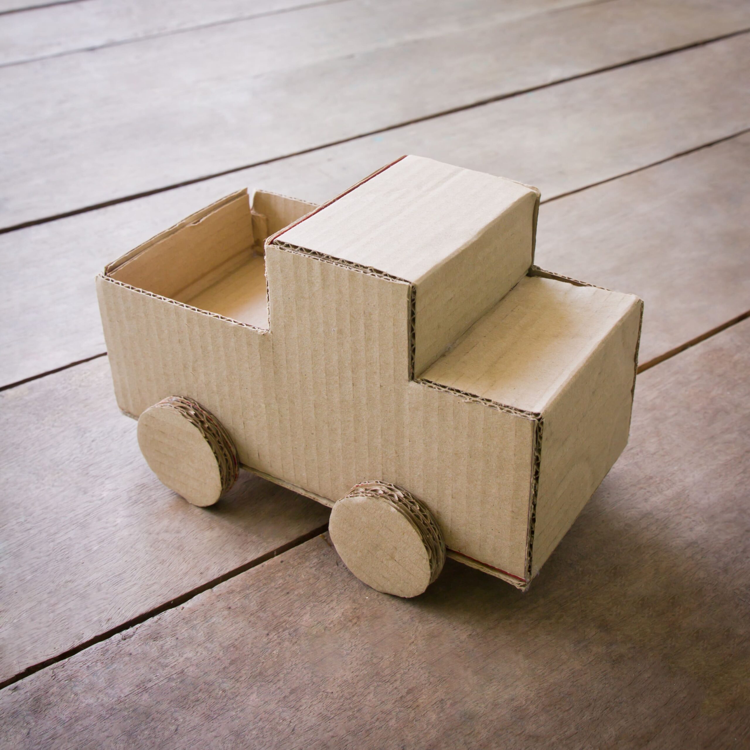 wood-box-wheel-child